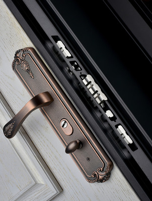 五金產品的視覺盛宴 門業、鍋具與鎖具的獨特魅力